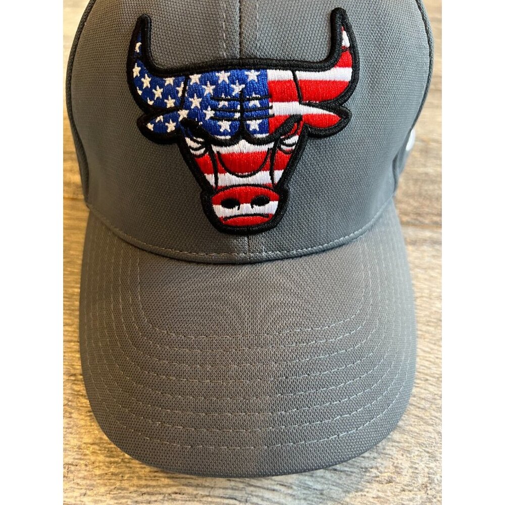 Chicago Bulls NBA Stretch Fit Hat USA Flag Gray OSFM Ultra Game Basketball